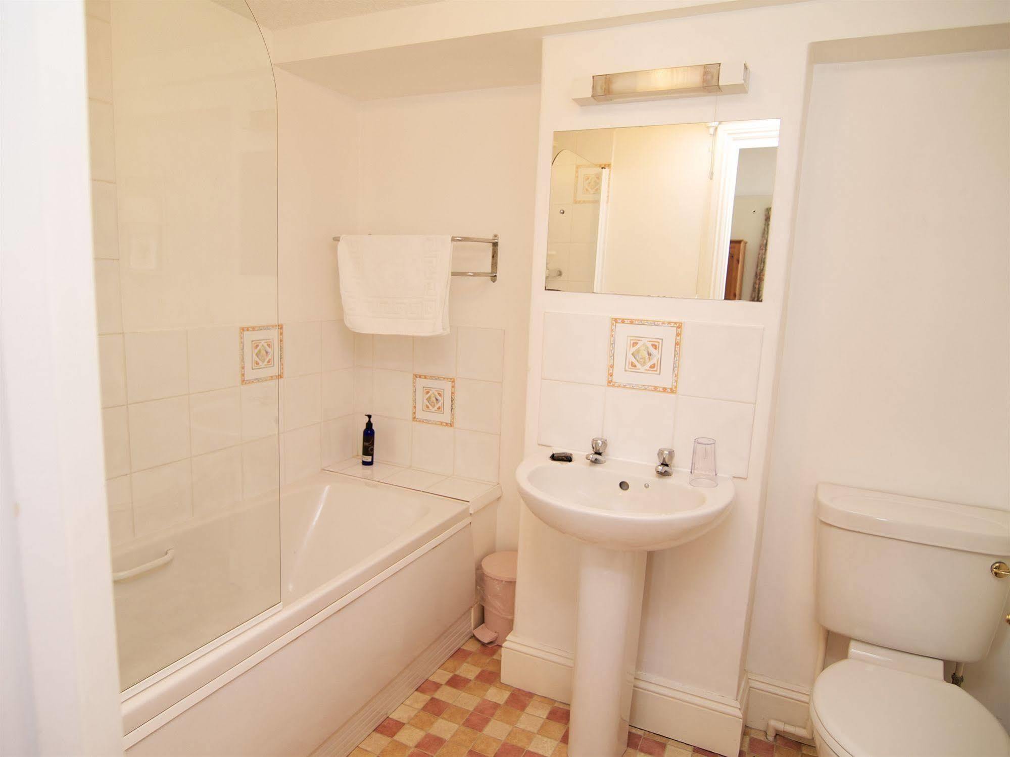Atlantic House Hotel บู๊ด ภายนอก รูปภาพ